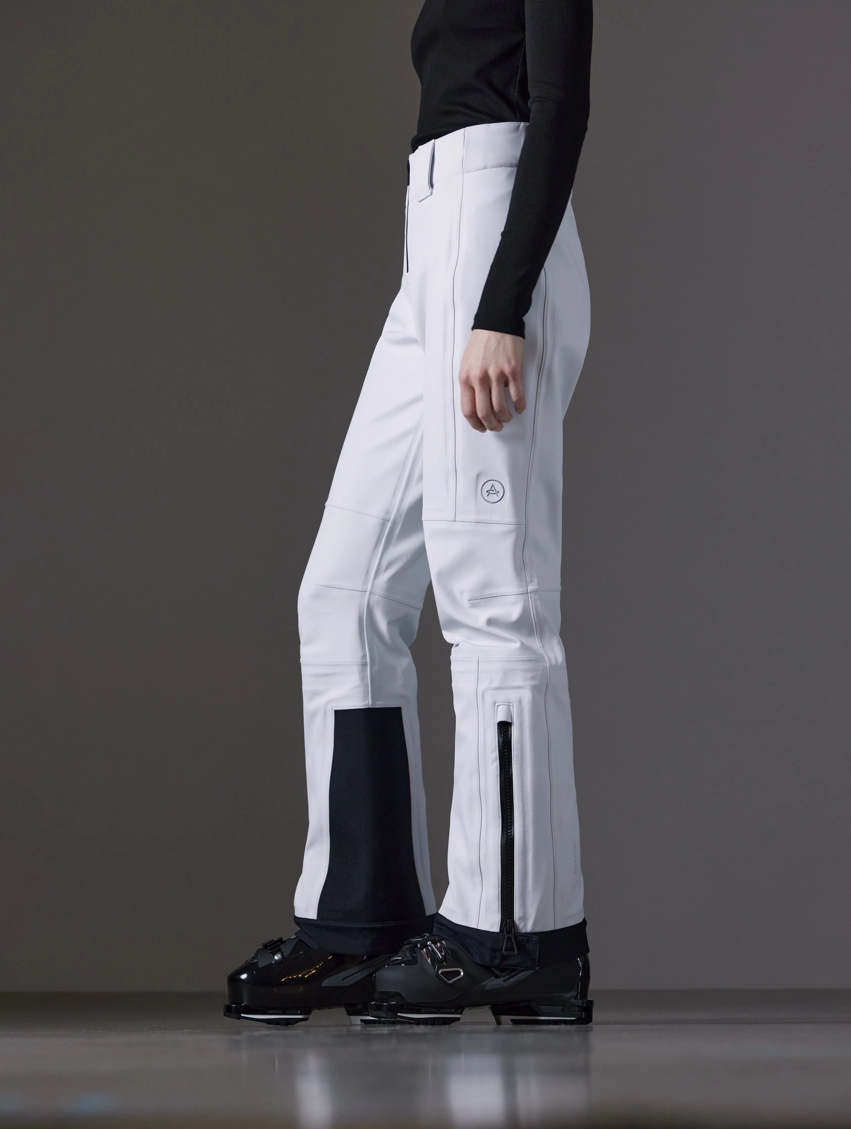 W Descent Pant - White